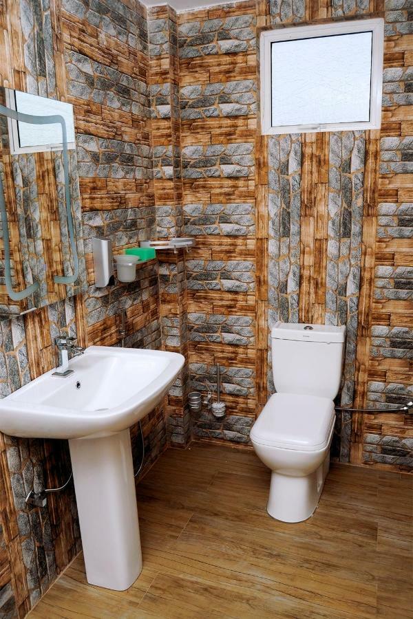 Woodycrest Hotell Trincomalee Eksteriør bilde